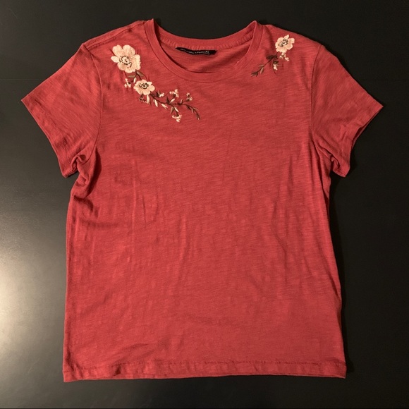 Abercrombie Embroidered Tshirt - Picture 2 of 6